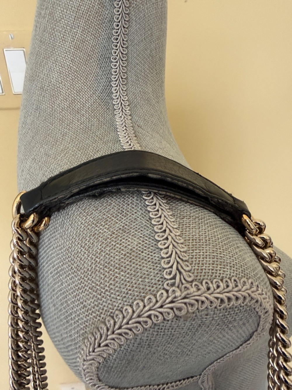 Gucci Black Leather Shoulder Bag - Picture 3 of 12